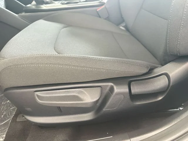 New 2026 Snow White Pearl Kia LXS image 16