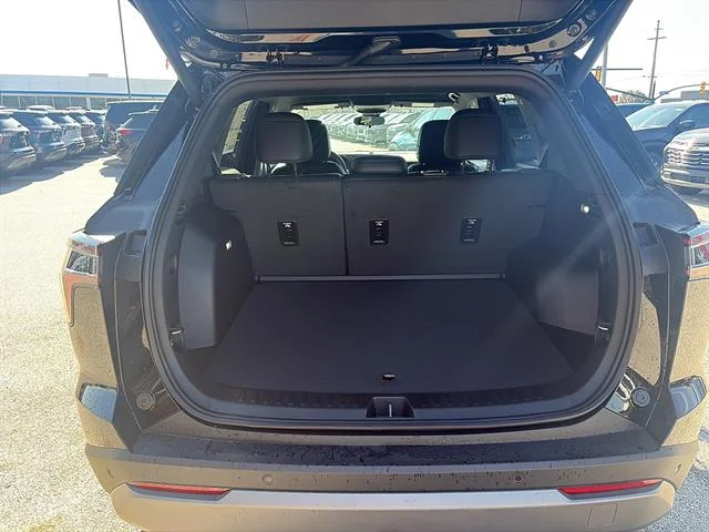 2027 Chevrolet Equinox LT - Photo 14