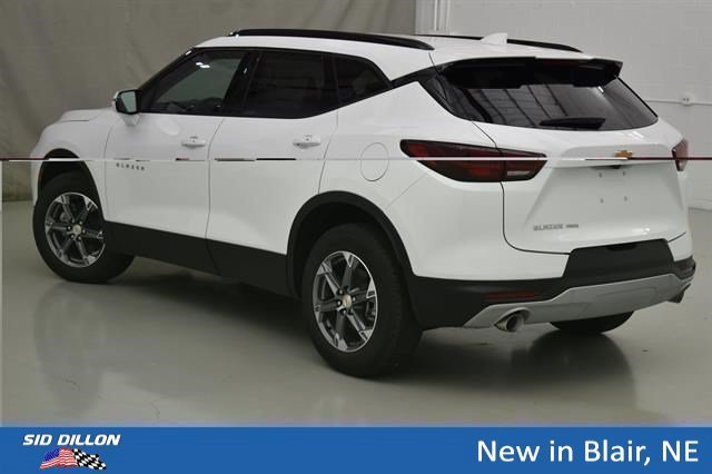 New 2026 Summit White Chevrolet 3LT image 13