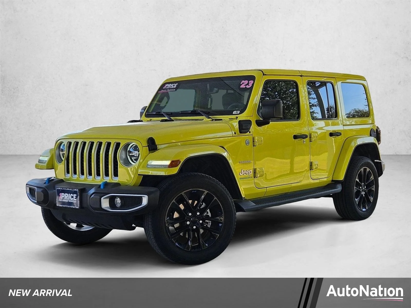 Used 2023 High Velocity Clearcoat Jeep Sahara image 1