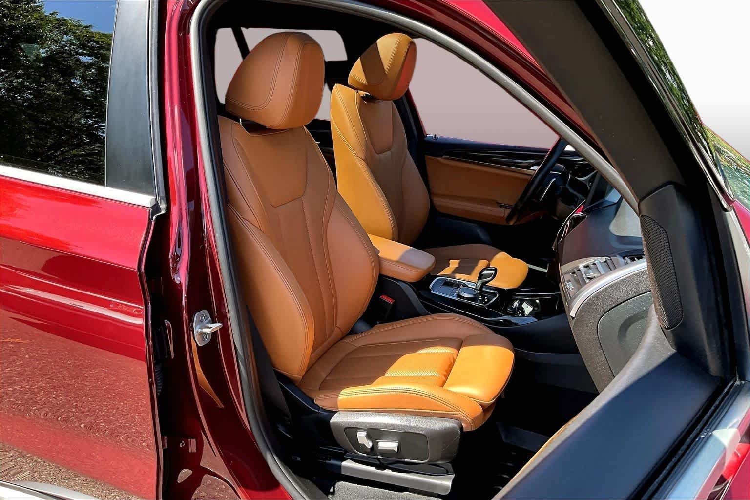 Used 2022 Aventurin Red Metallic BMW xDrive30i image 8