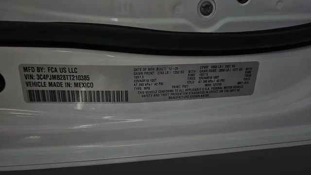 New 2026 Bright White Clear-Coat Exterior Paint Jeep Laredo image 30