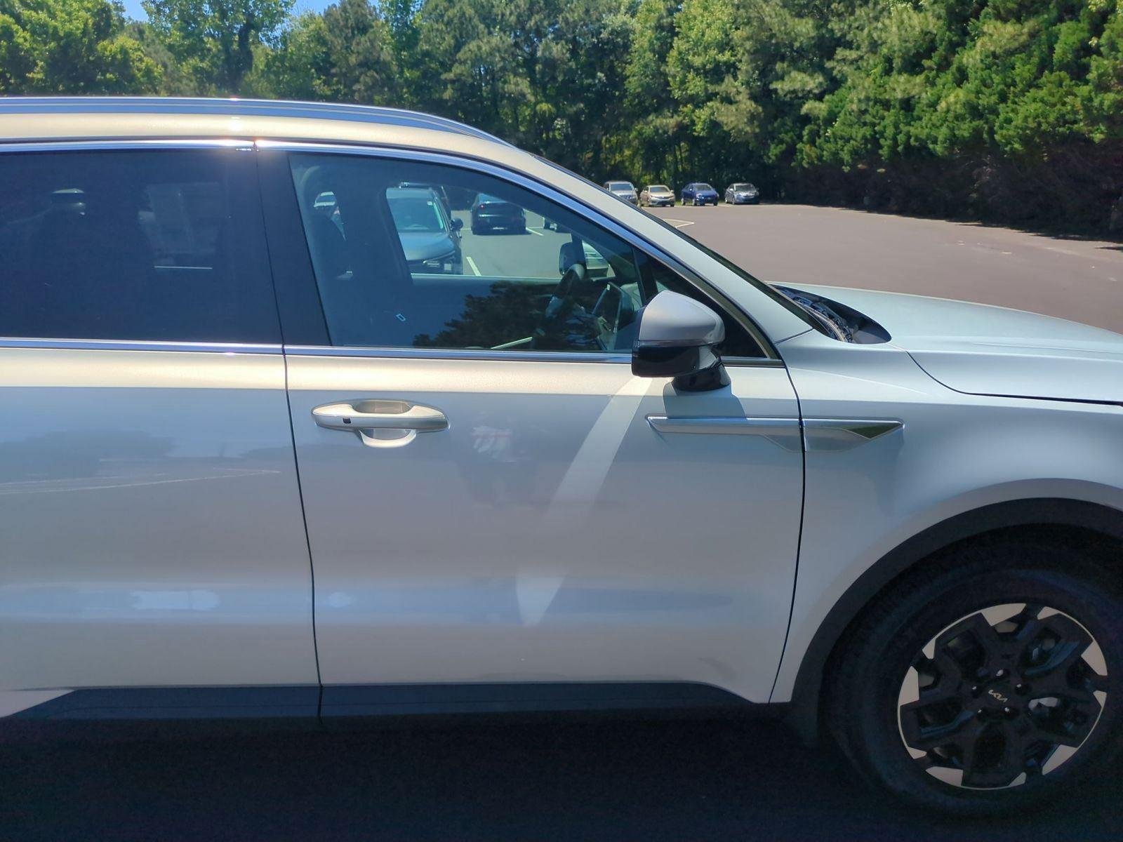 New 2026 Ivory Silver Kia S image 38