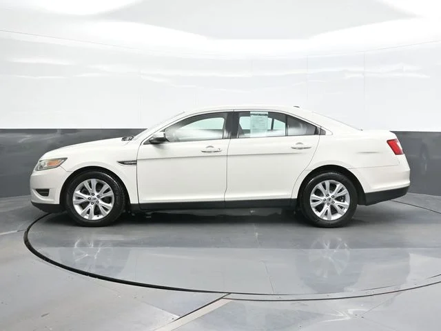 Used 2010  Ford SEL image 4