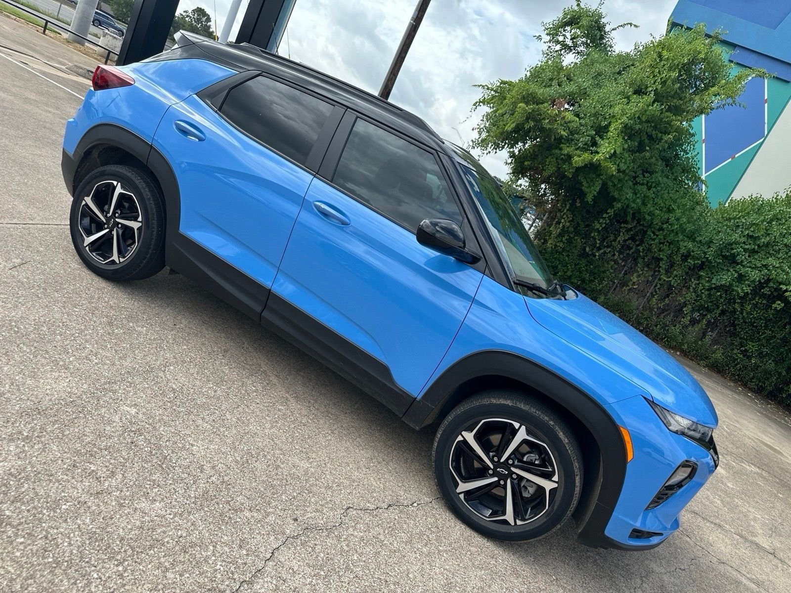 Used 2023 Fountain Blue Chevrolet RS image 6