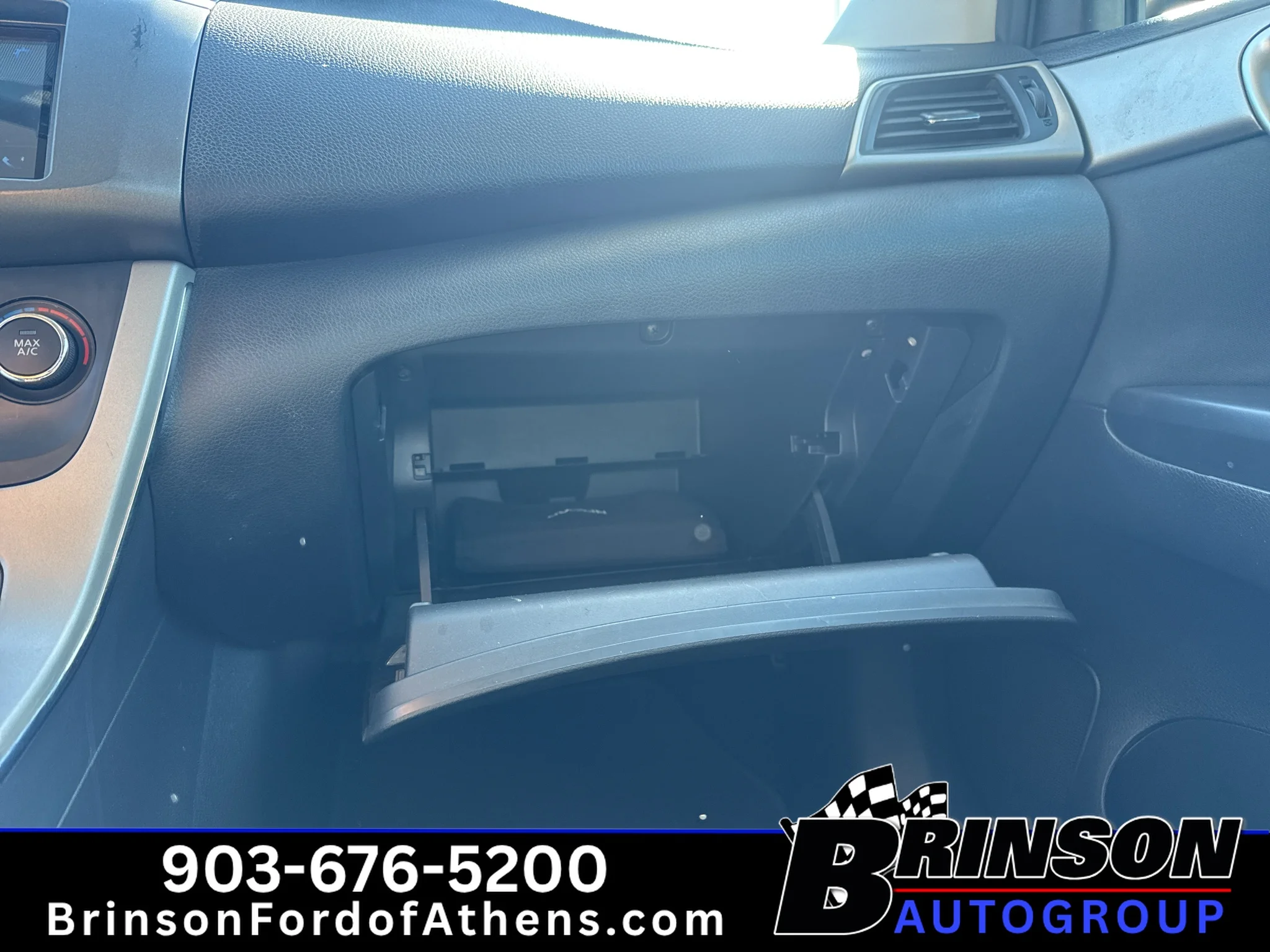 Used 2015 Super Black Nissan SV image 21