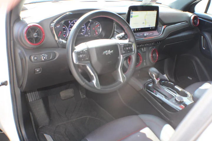 Used 2023 Iridescent Pearl Tricoat Chevrolet RS image 8