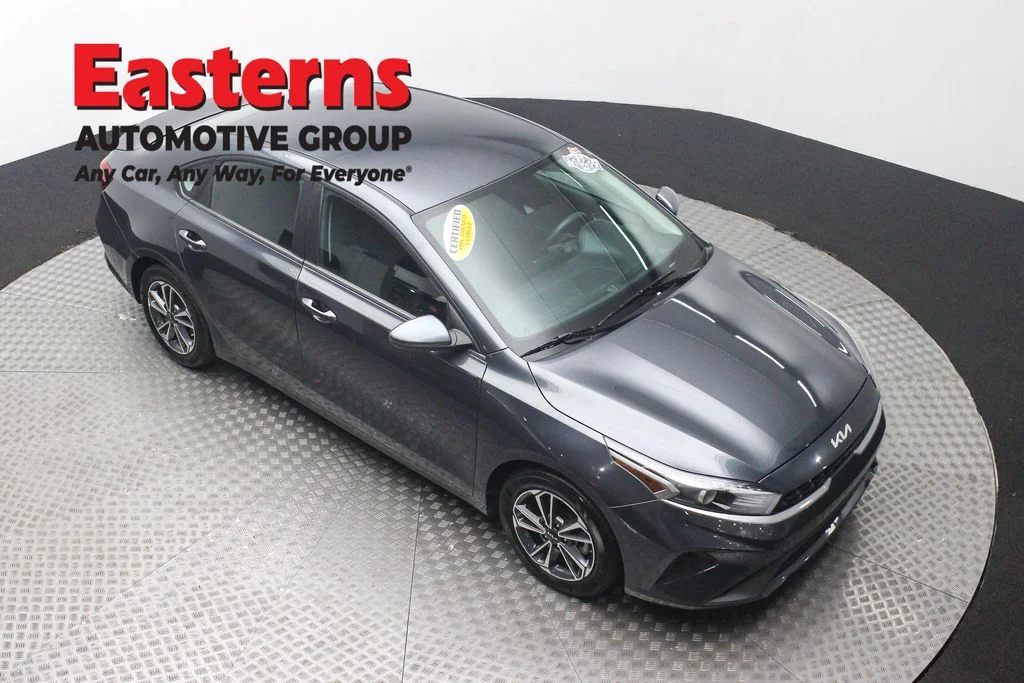 Used 2024 Gray Kia LXS image 3