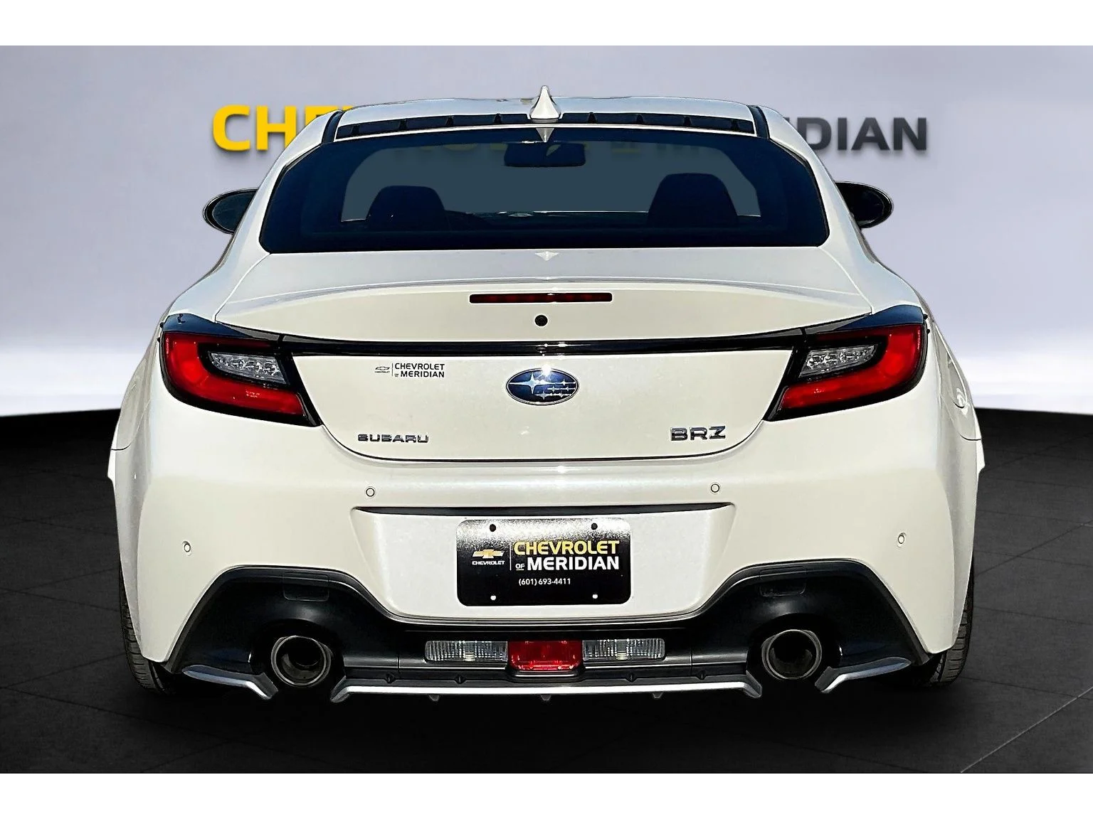 Used 2022 White Subaru Limited image 4