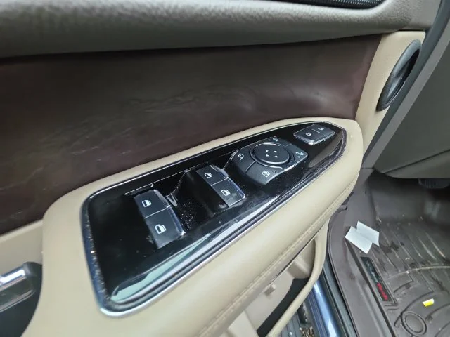 Used 2023 Blue Lincoln Reserve image 13