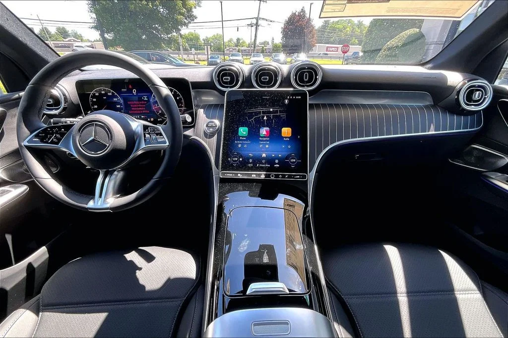 New 2026 Black Mercedes-Benz GLC 300 image 5