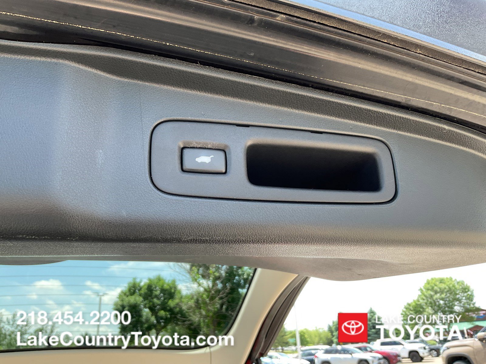 Used 2016 Black Honda Touring image 12