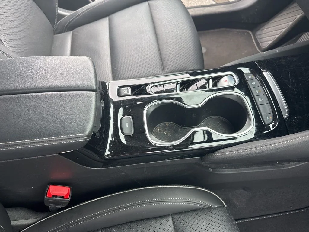 Used 2023 White Buick Essence image 38