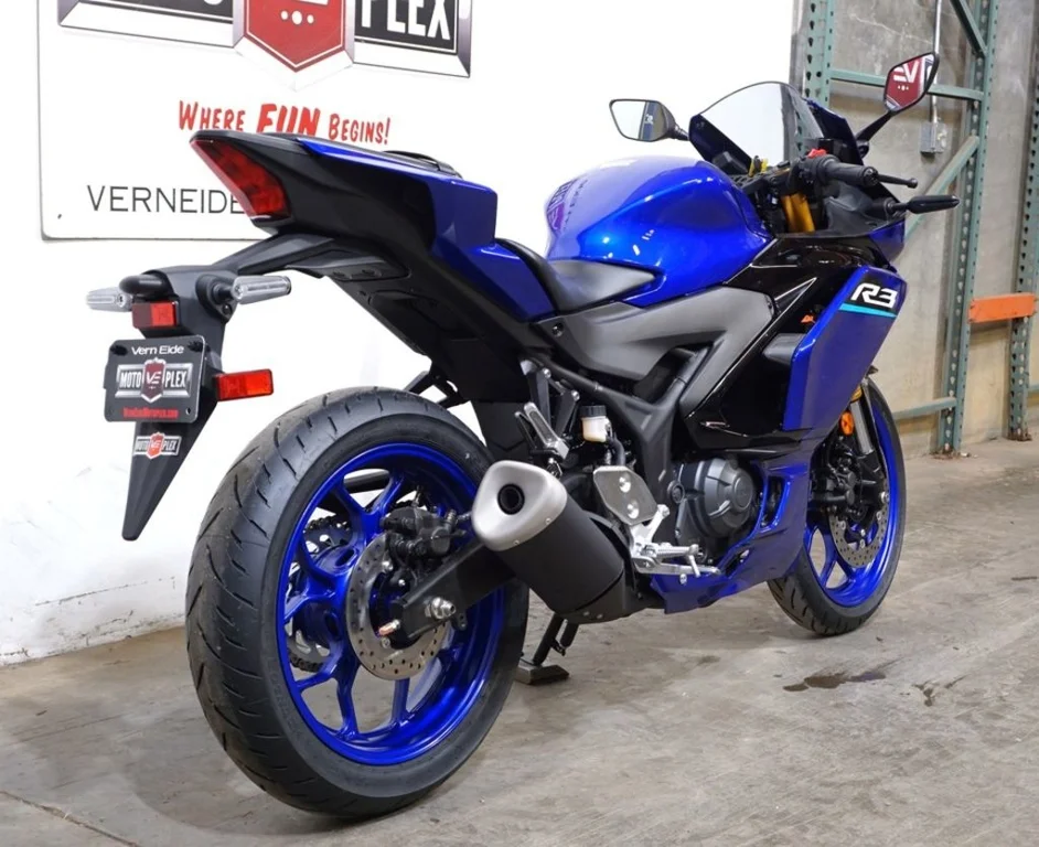 New 2026 TEAM YAMAHA BLUE Yamaha R3 image 2