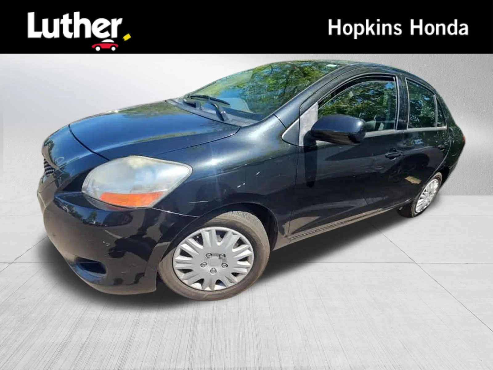 2011 Toyota Yaris Sedan AT's photo