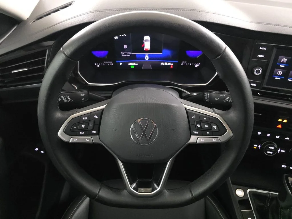 Used 2023 Gray Volkswagen 1.5T SE image 6