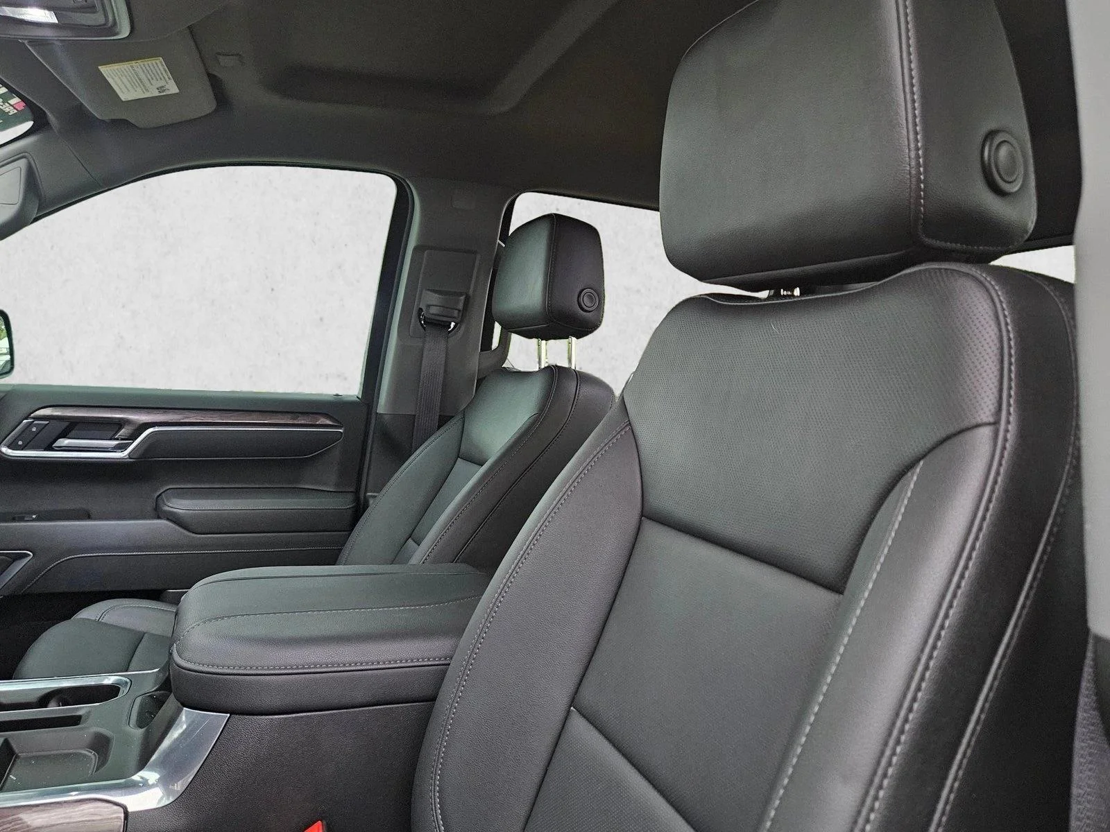 Used 2025 Cypress Gray Chevrolet LTZ image 21