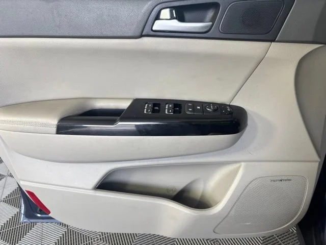 Used 2019 Blue Kia EX image 17