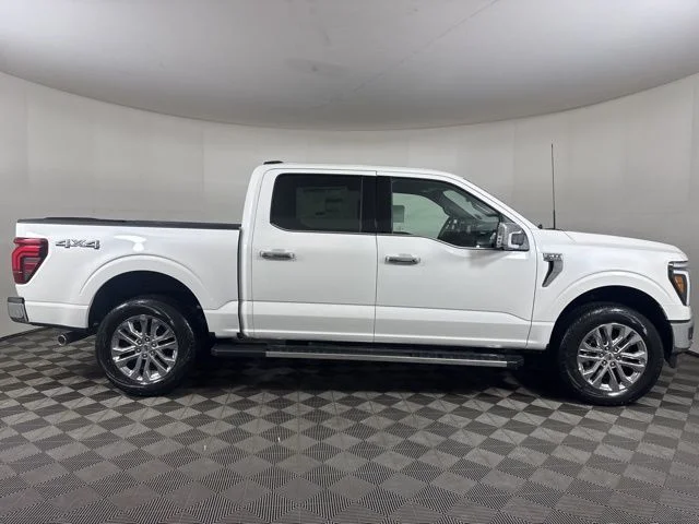 New 2026 Star White Metallic Tri-Coat Ford Lariat image 2