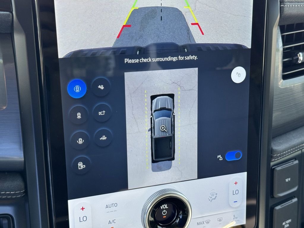 2025 Ford F-150 Lightning Flash - Photo 18