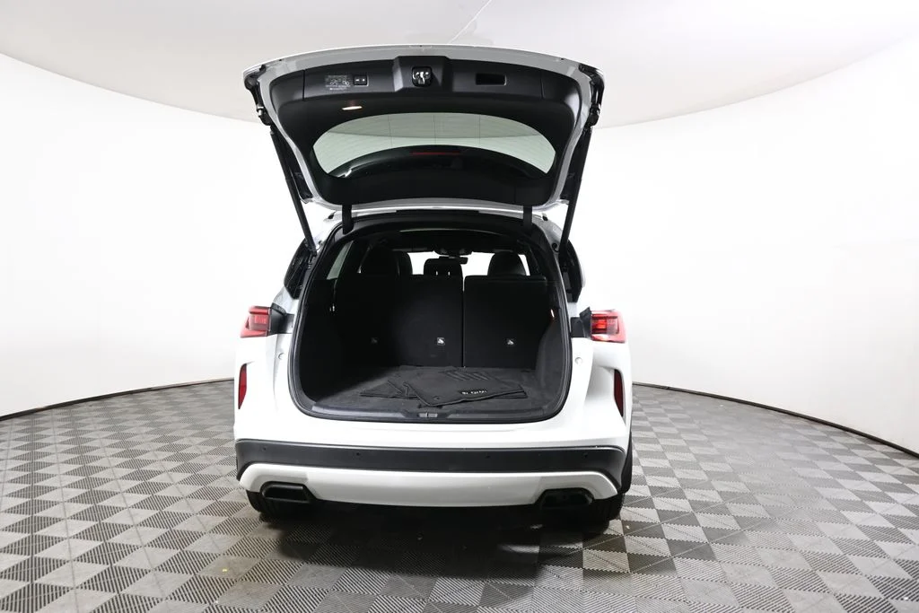 Certified Used 2023 White INFINITI SPORT image 37