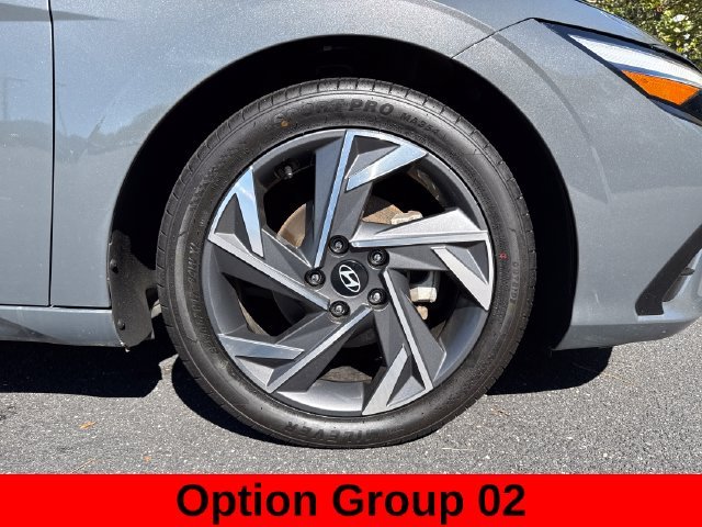 Used 2024 Gray Hyundai SEL image 13
