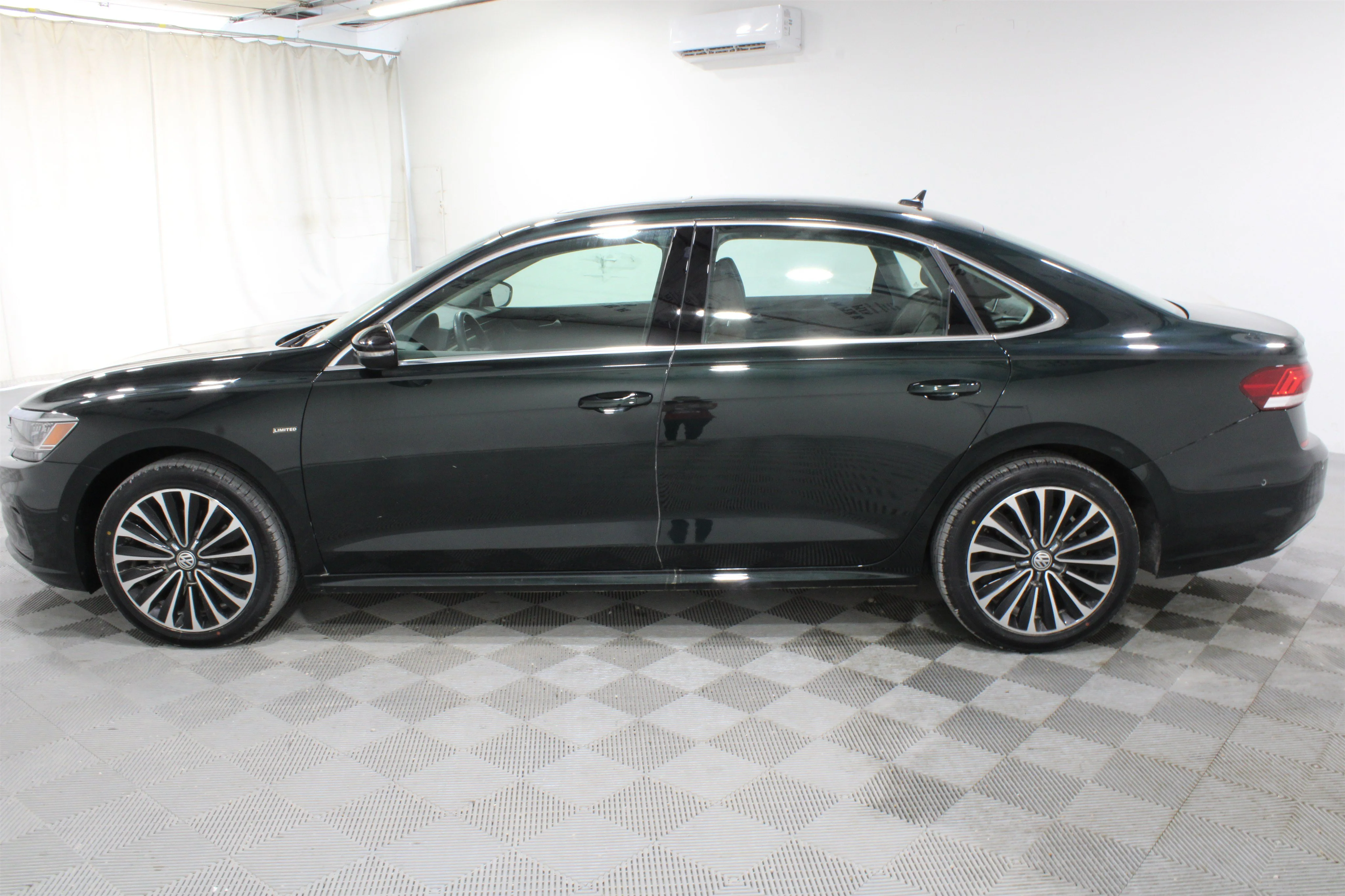 2022 Volkswagen Passat Limited Edition - Photo 30