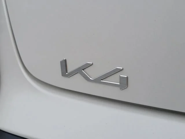 2025 Kia K4 LXS - Photo 8