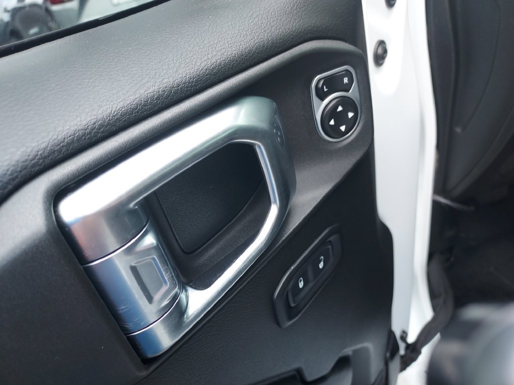 Used 2019 White Jeep Unlimited Sport S image 11