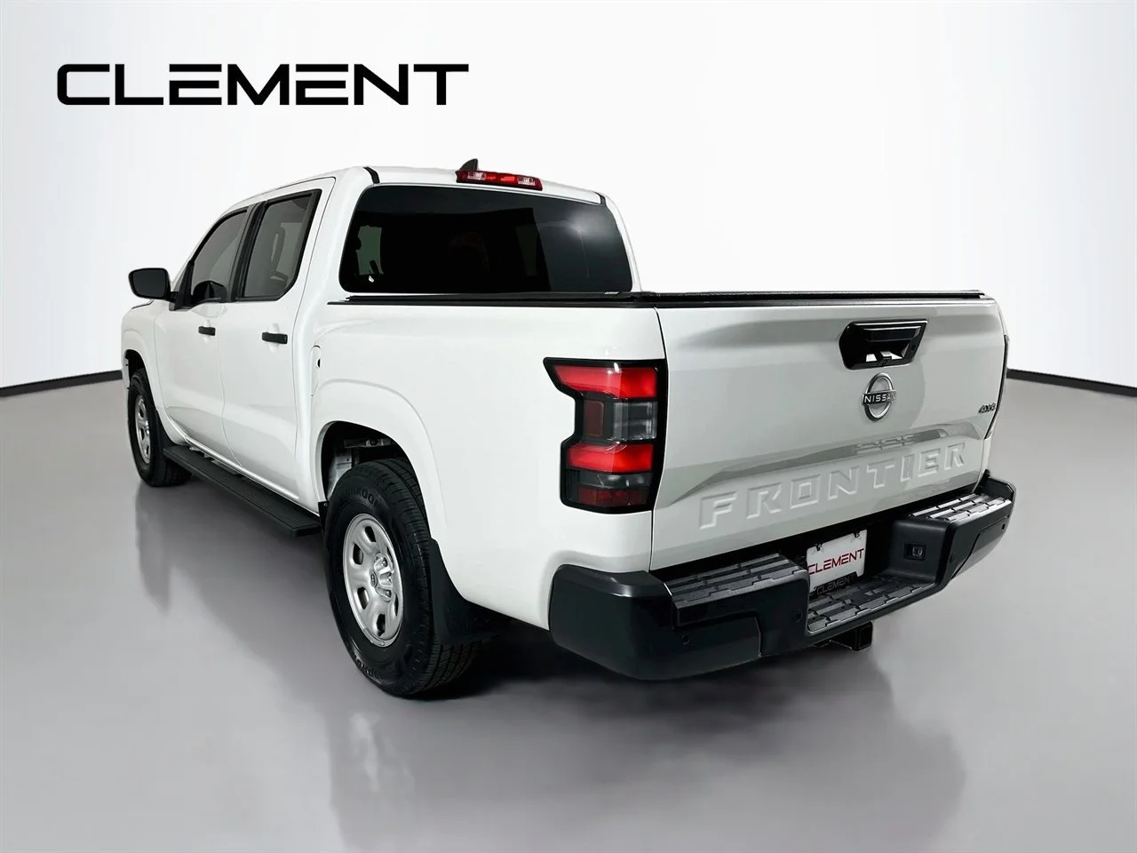 Certified Used 2022 Glacier White Nissan S image 10