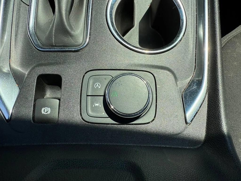 Used 2023 Sterling Gray Metallic Chevrolet LT Cloth image 29