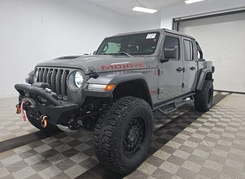 Used 2021 Sting-Gray Clearcoat Jeep Mojave image 2