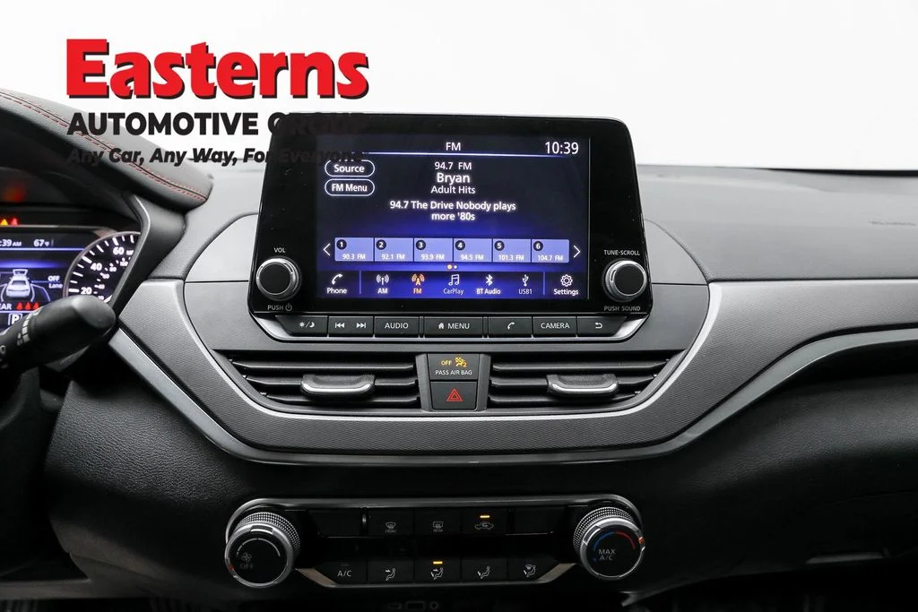 Used 2023 White Nissan 2.5 SR image 12