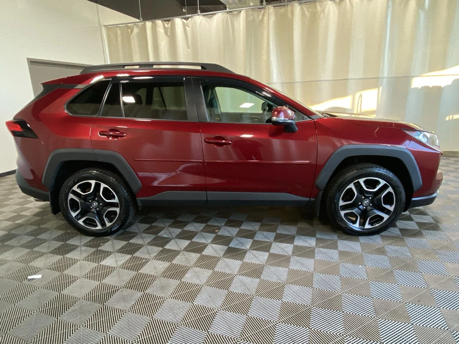 Used 2019 Ruby Flare Pearl Toyota Adventure image 8