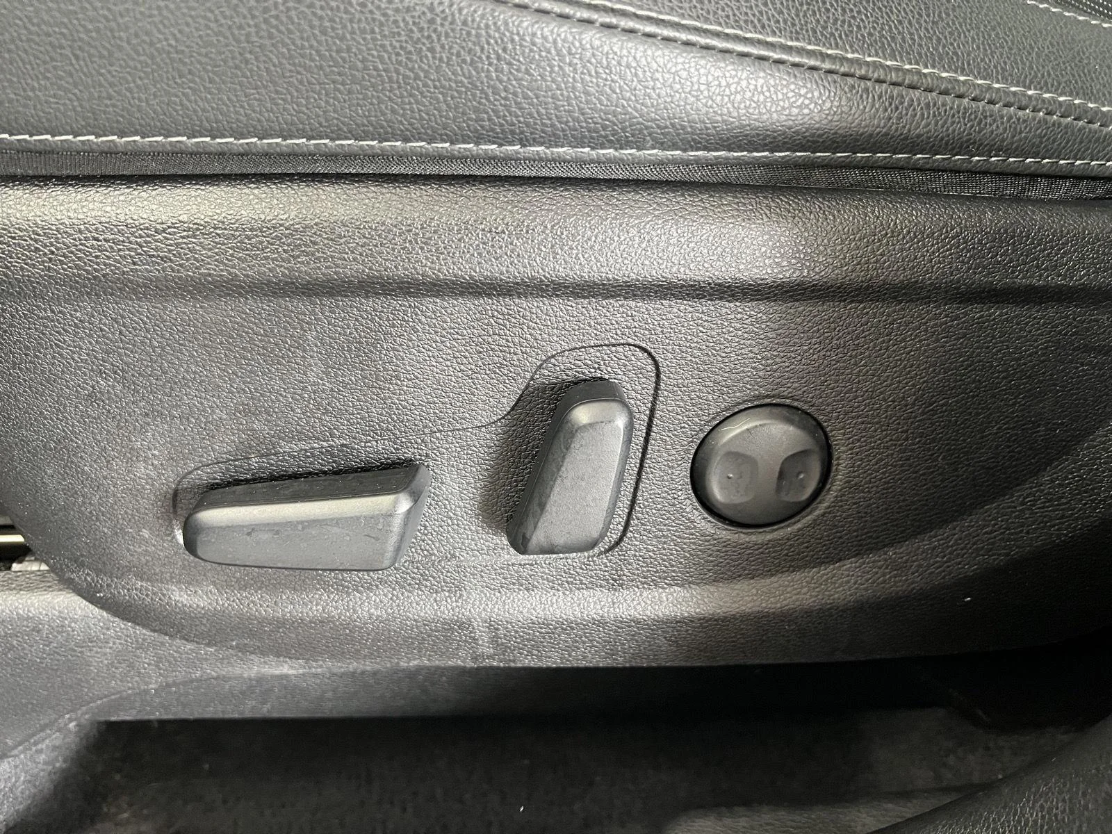 Used 2022 Ebony Black Kia EX image 12