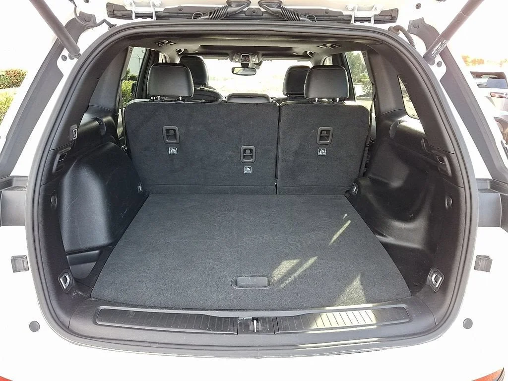 Used 2023 White Jeep Altitude 4x4 image 64