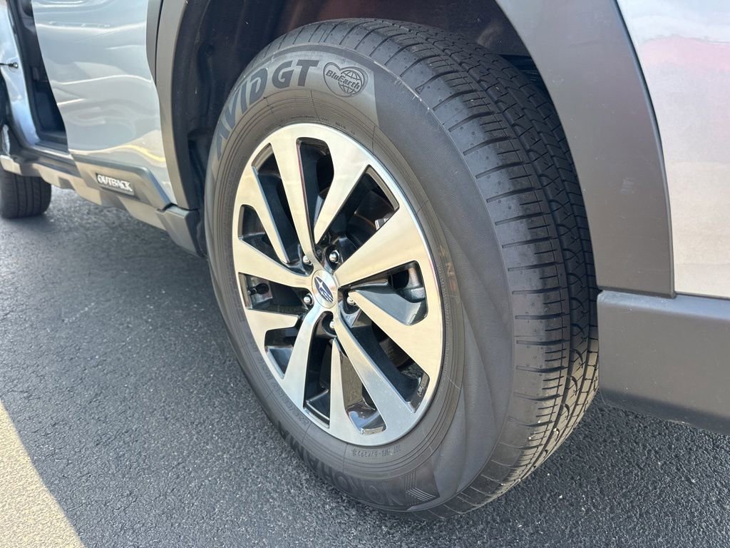 Used 2024 Silver Subaru  image 19