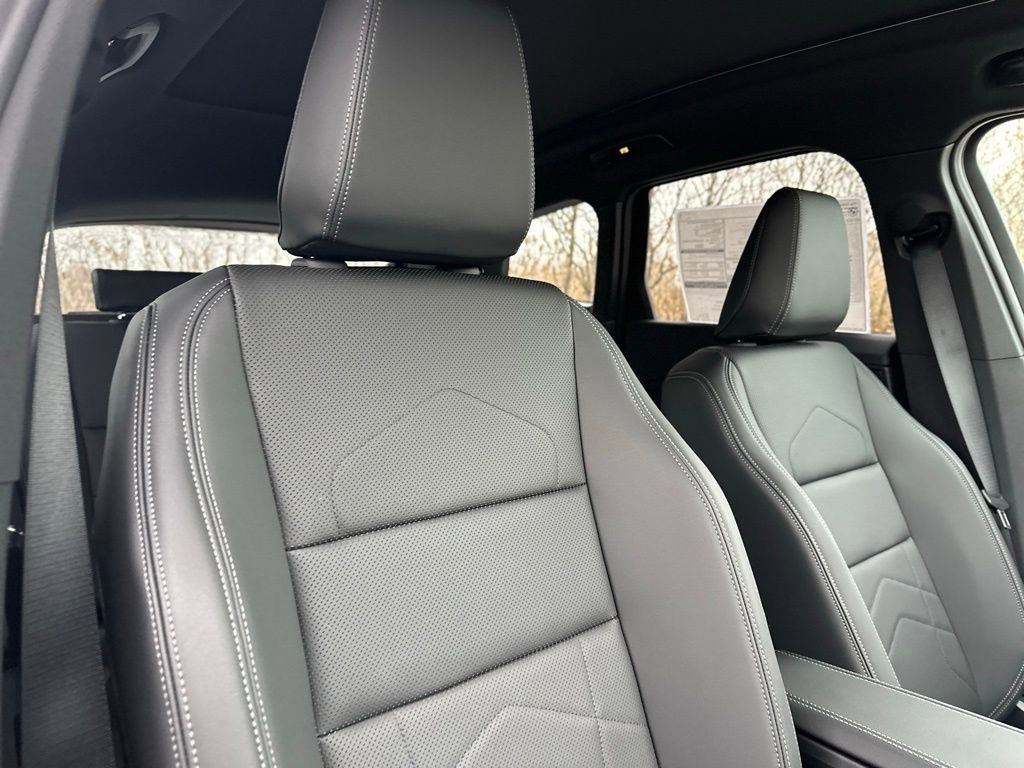 New 2026 Space Silver Metallic BMW xDrive28i image 26