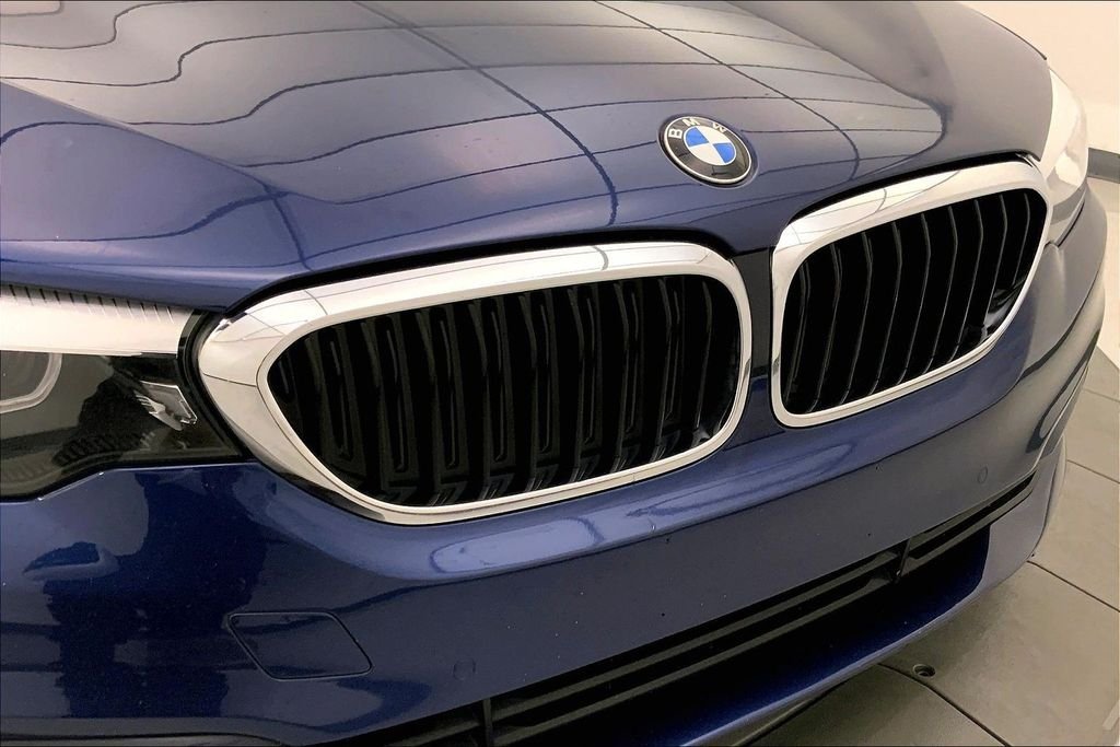 Used 2019 Mediterranean Blue Metallic BMW  image 29