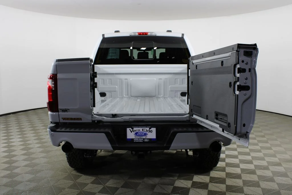 New 2026 White Ford Tremor image 8