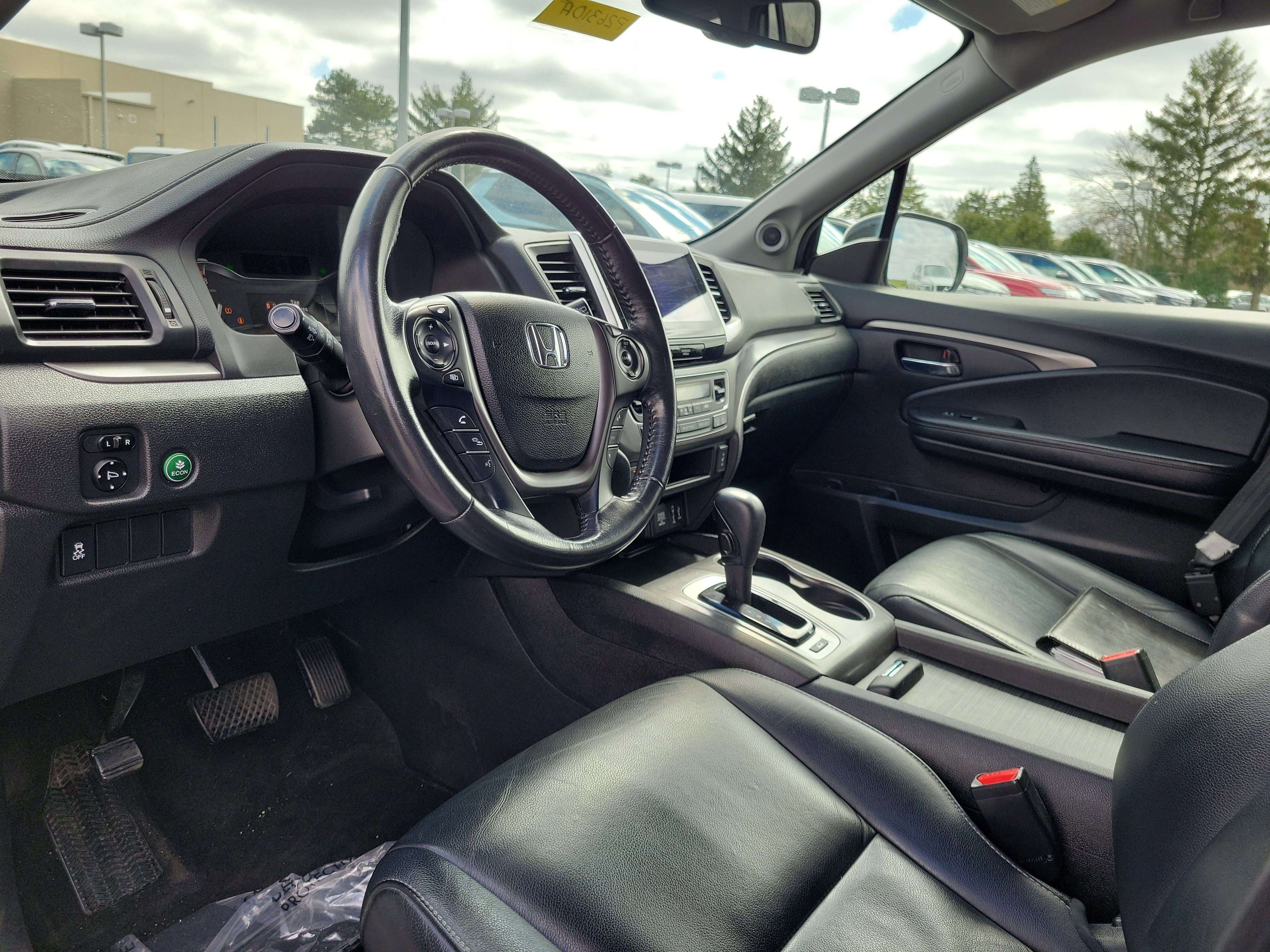 Used 2017 White Diamond Pearl Honda EX-L image 19