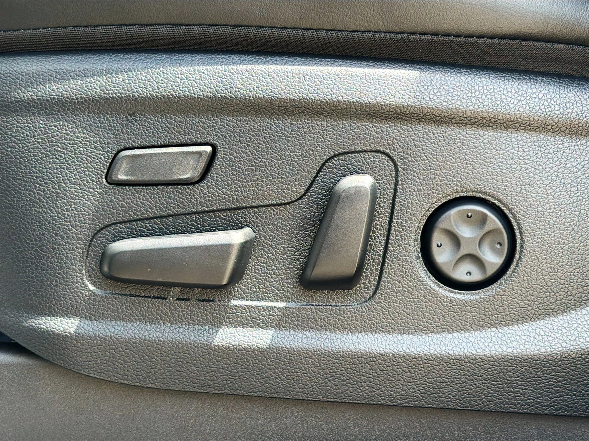 Used 2022 Typhoon Silver Hyundai Calligraphy image 27