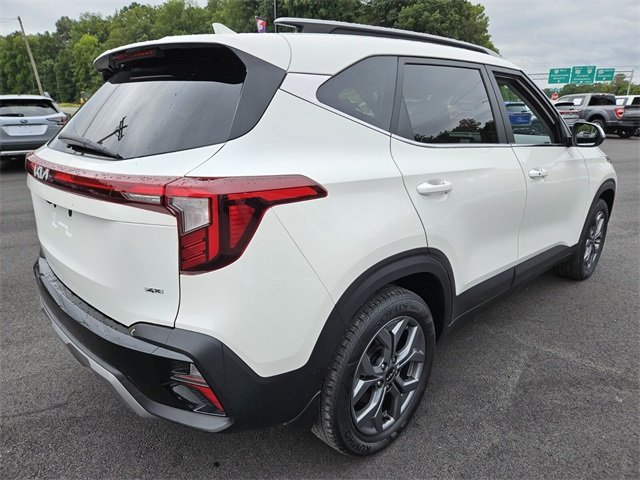2024 Kia Seltos S photo 4
