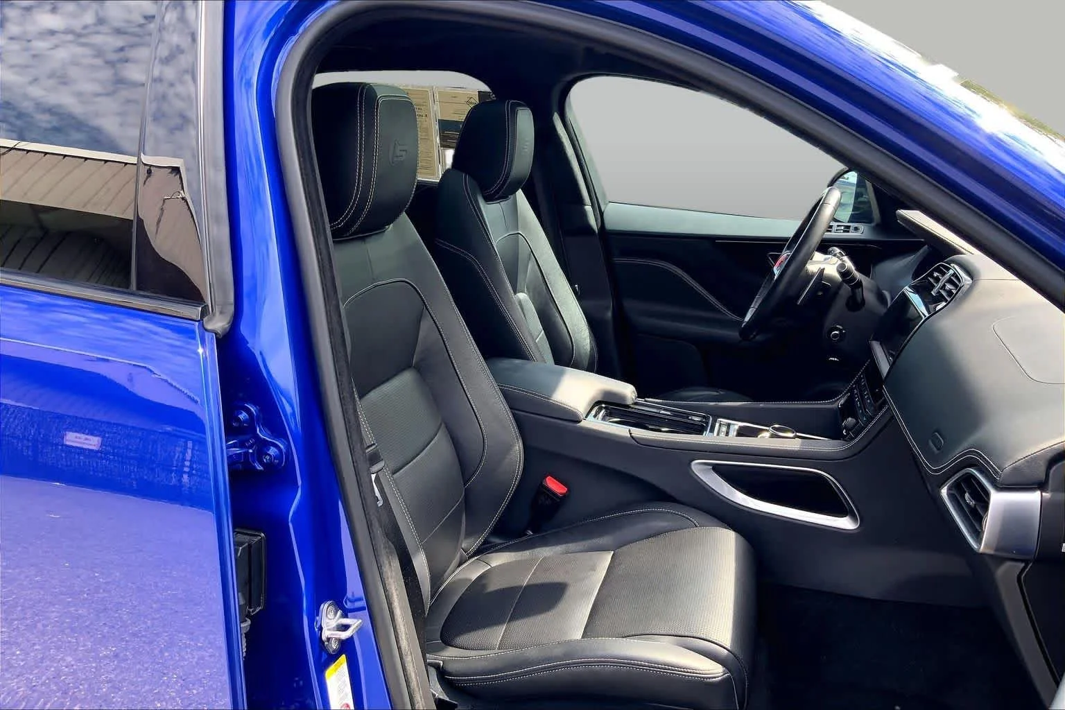 Used 2019  Jaguar S image 8
