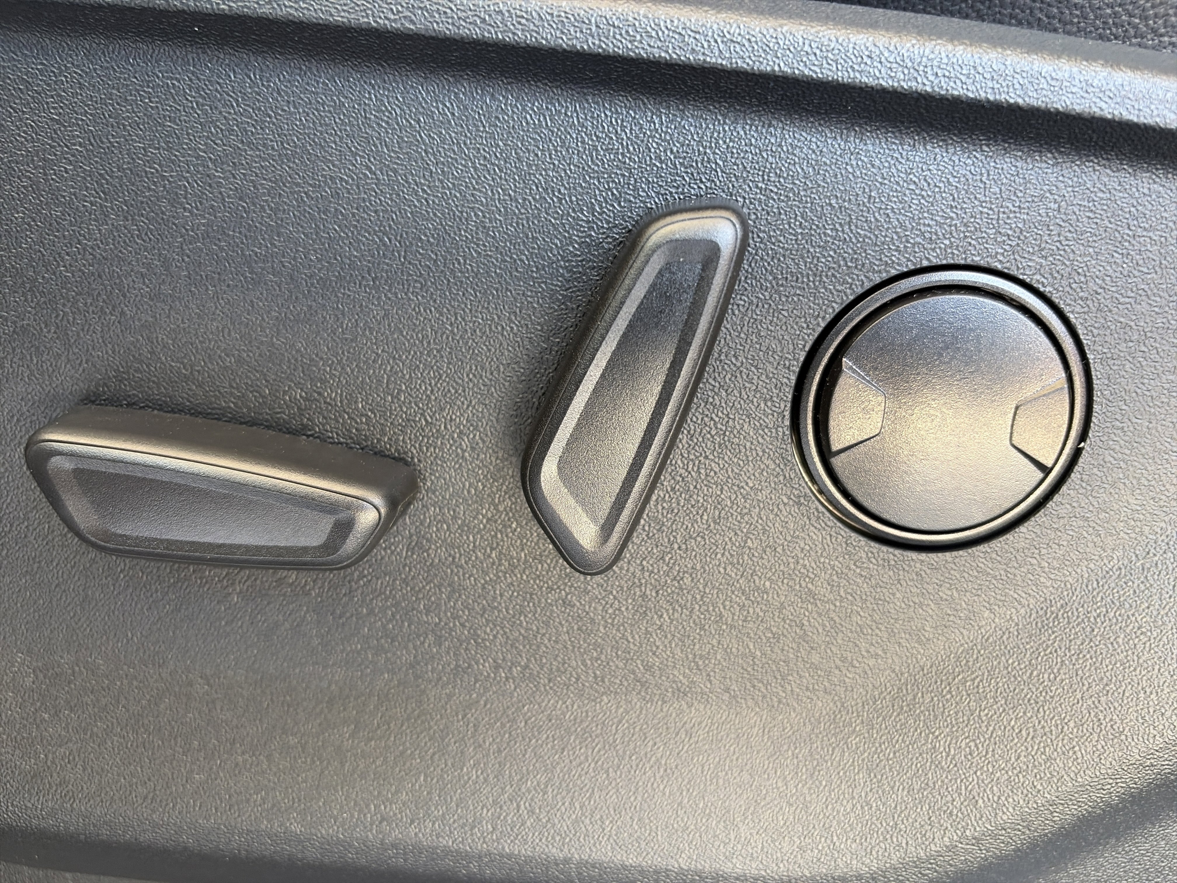 New 2026 Marsh Gray Ford F-250® Lariat® image 23