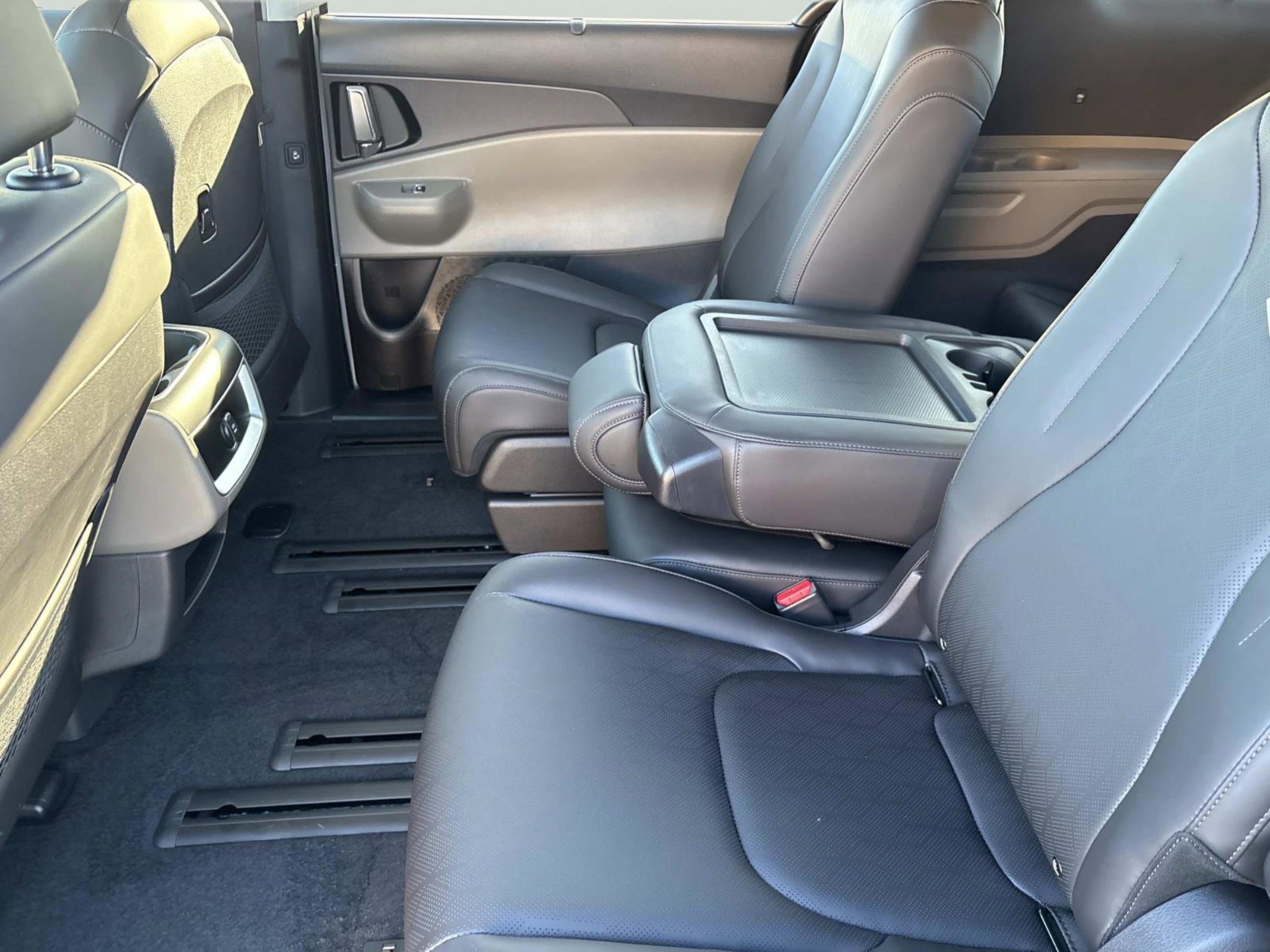 New 2026 Ceramic Silver Kia EX image 18