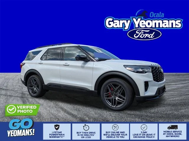 New 2026 Star White Metallic Tri-Coat Ford ST-Line image 1