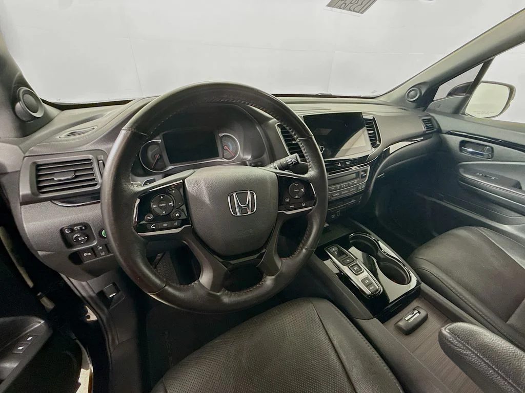 Used 2020 Crystal Black Pearl Honda Black Edition image 22