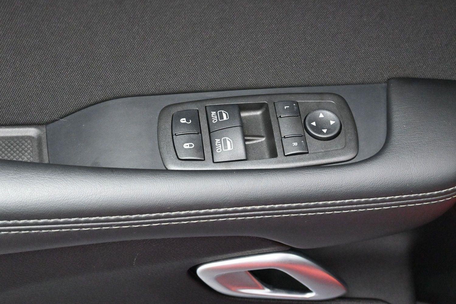 Used 2022 Go Mango Dodge R/T Scat Pack image 11