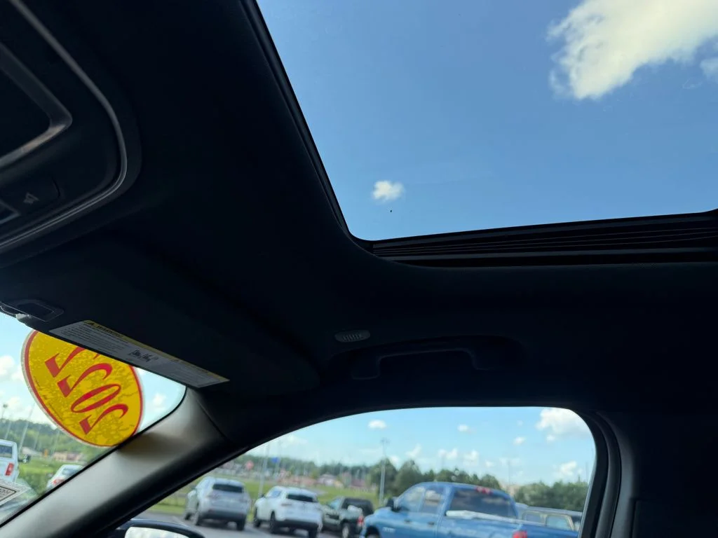Used 2022 Gray Jeep Altitude image 14